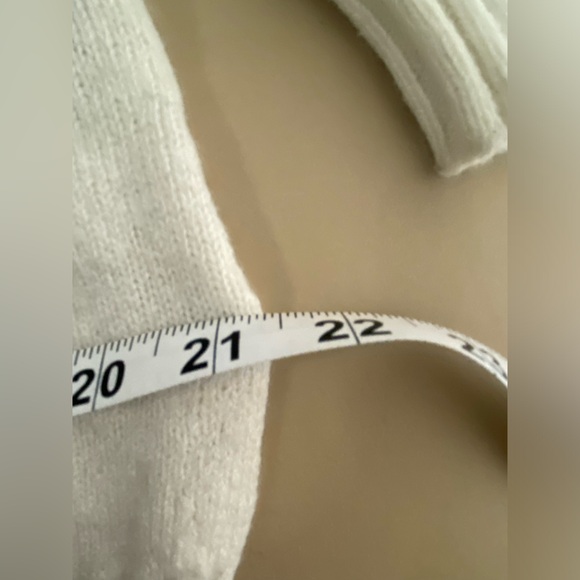 KJUS- women’s wool/cashmere mix blend sweater - Picture 8 of 16